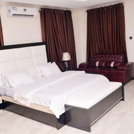 City Nest Hotel Ogombo エクステリア 写真