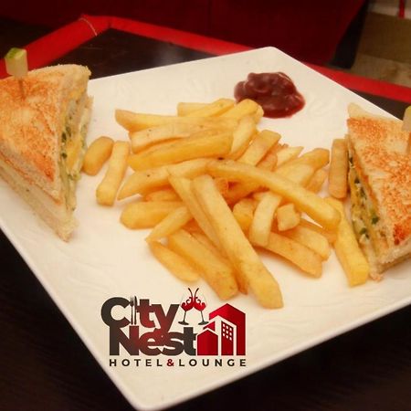 City Nest Hotel Ogombo エクステリア 写真