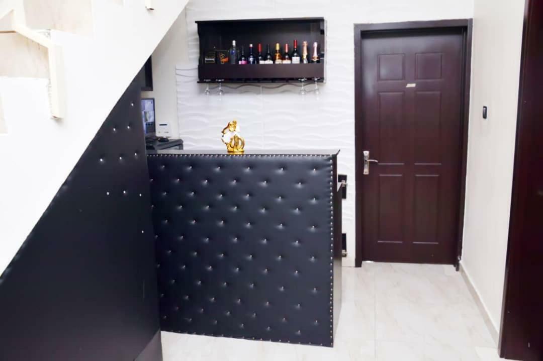 City Nest Hotel Ogombo エクステリア 写真